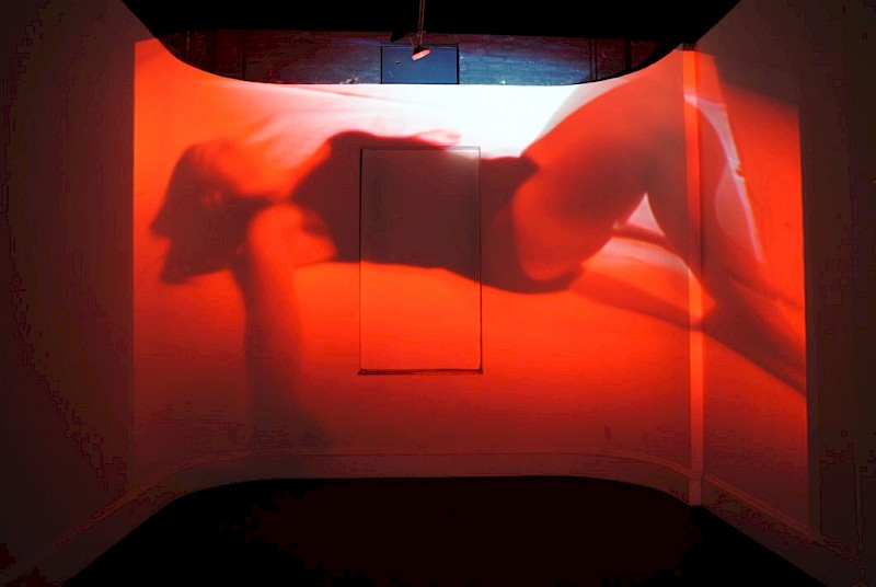 Red Light, Poses I video